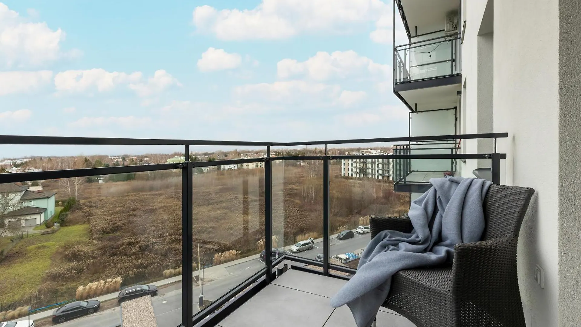 Warsaw Skyline Apartment By Noclegi Renters