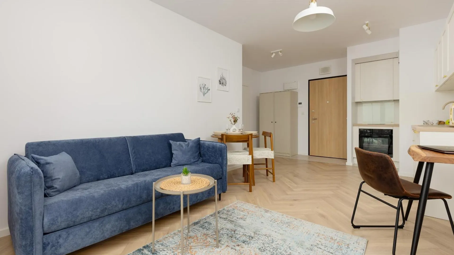 Warsaw Skyline Apartment By Noclegi Renters