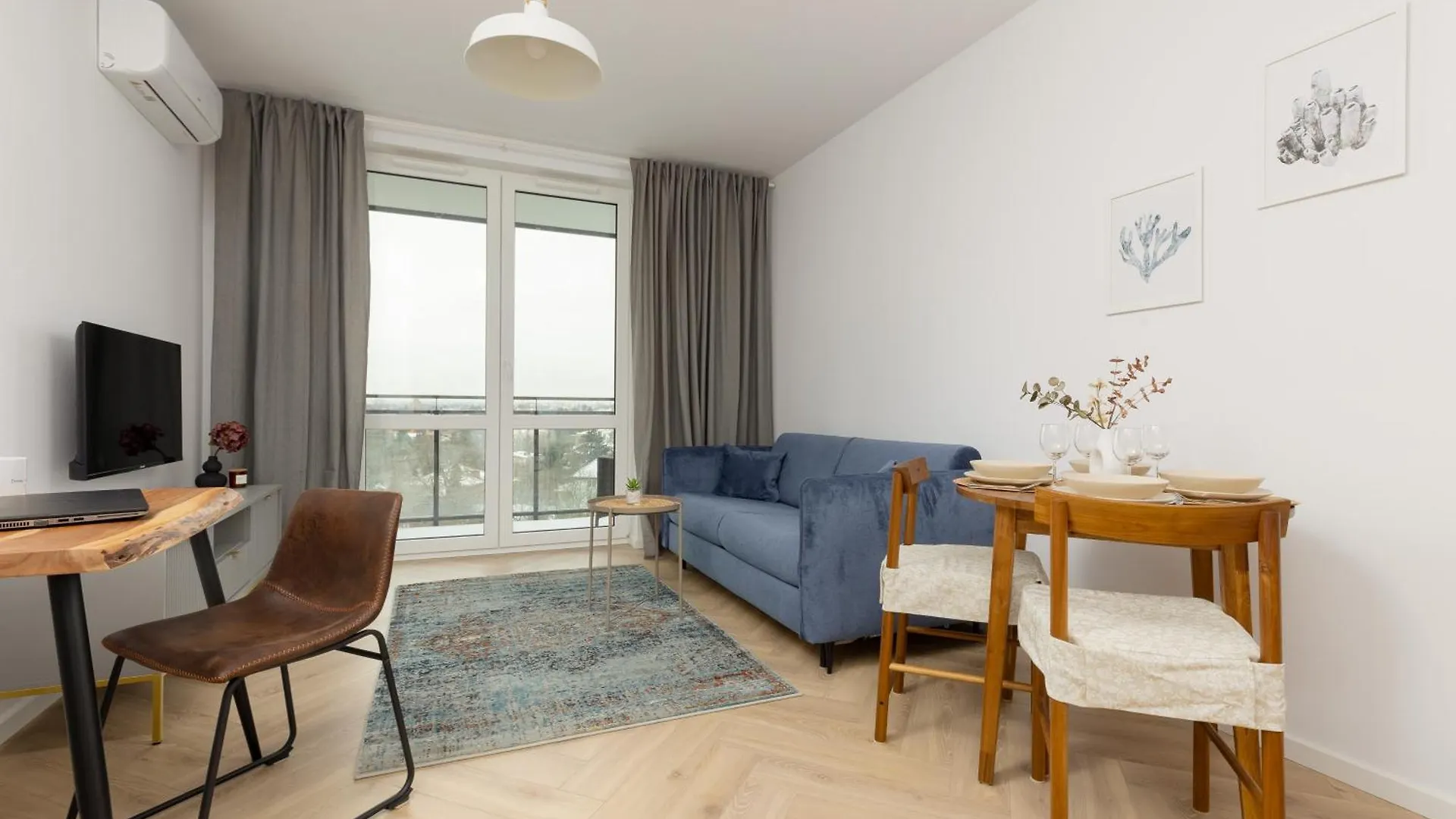 Warsaw Skyline Apartment By Noclegi Renters