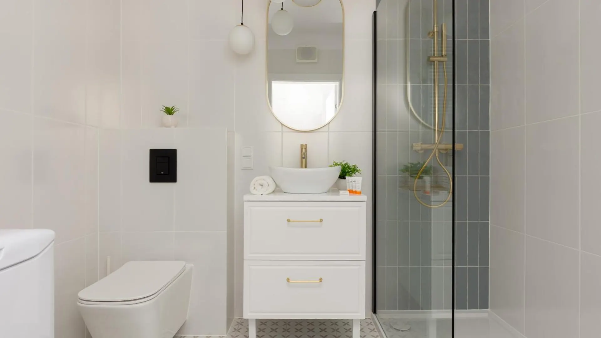 Warsaw Skyline Apartment By Noclegi Renters